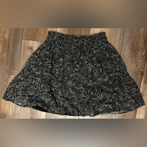 Old Navy Women’s Mini Skirt Floral Ruffled Black Size XS